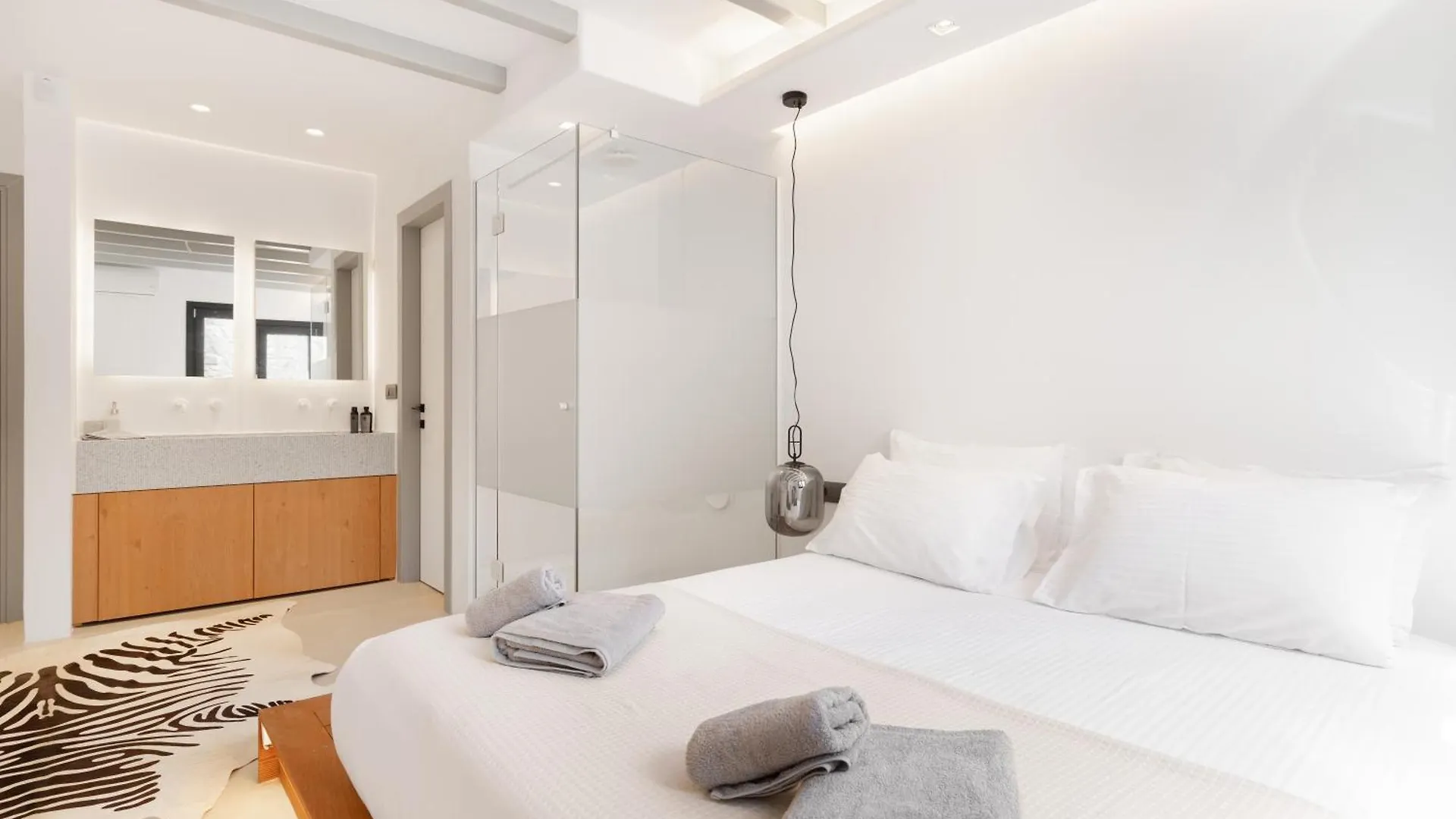 Villa Martinez Luxury Escape Glastros