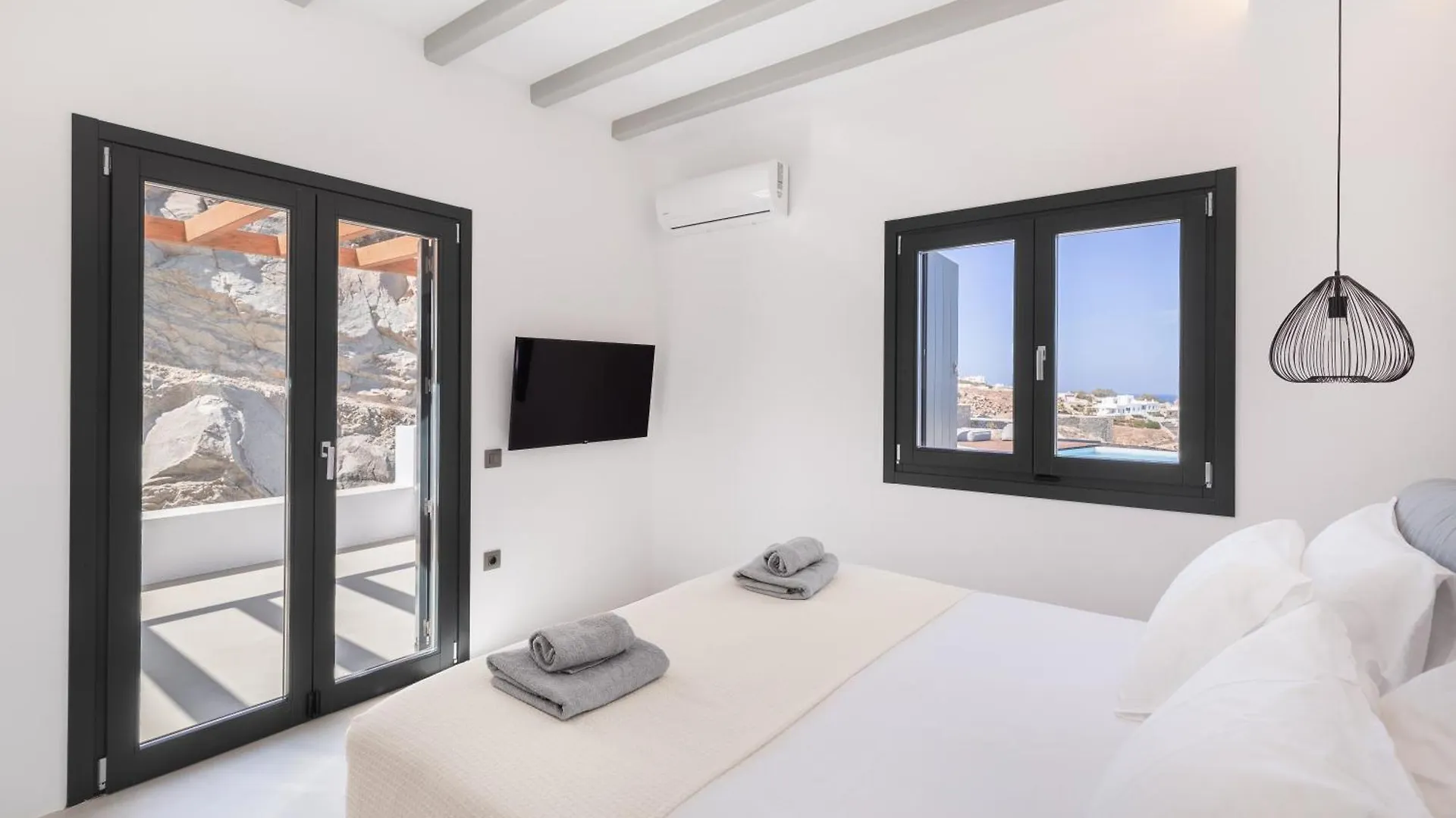Villa Martinez Luxury Escape Glastros